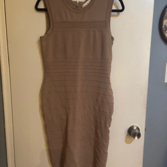 Yigal BodyCon Dress - Picture 1 of 6